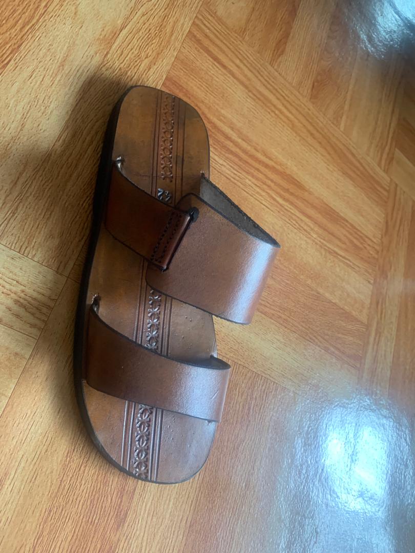 Leather sandals 3